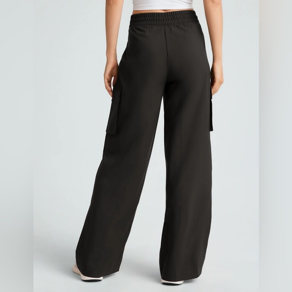 Beyond yoga City Chic Cargo Pant - Picture 2 of 6